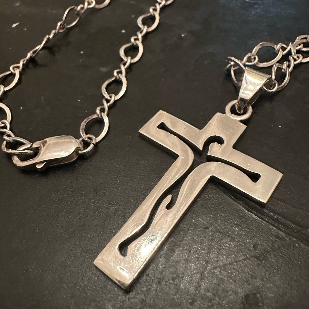 Taxco Mexico 925 Sterling Silver Artistic Cut Out Crucifix Cross Pendant W/Chain